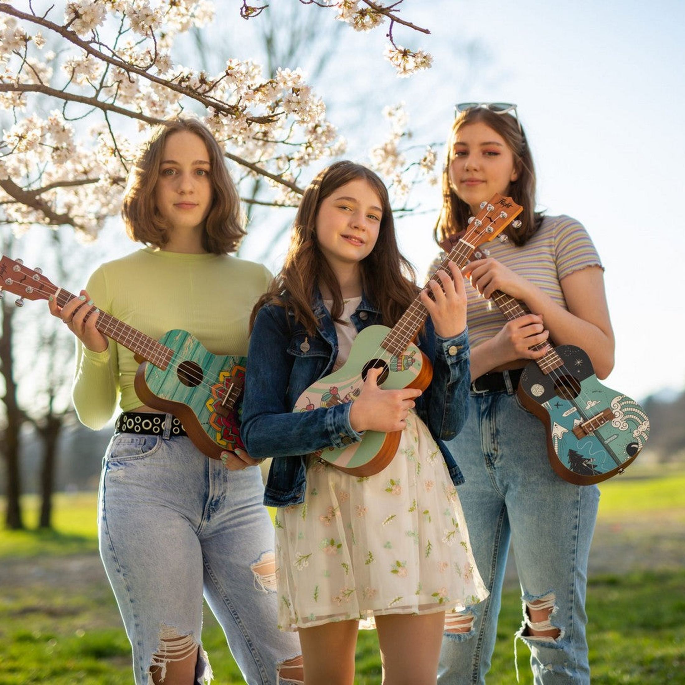 Flight AUC-33 Cupcake Concert Ukulele met Spruce Top, Sapele Body en Aquila Nylgut Snaren