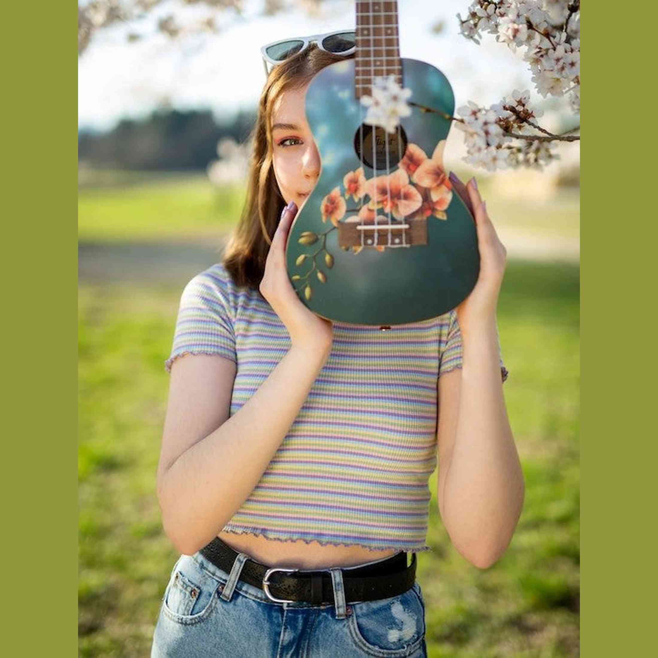 Flight AUC-33 Orchid Concert Ukulele met Spruce Top, Sapele Body en Aquila Nylgut Snaren