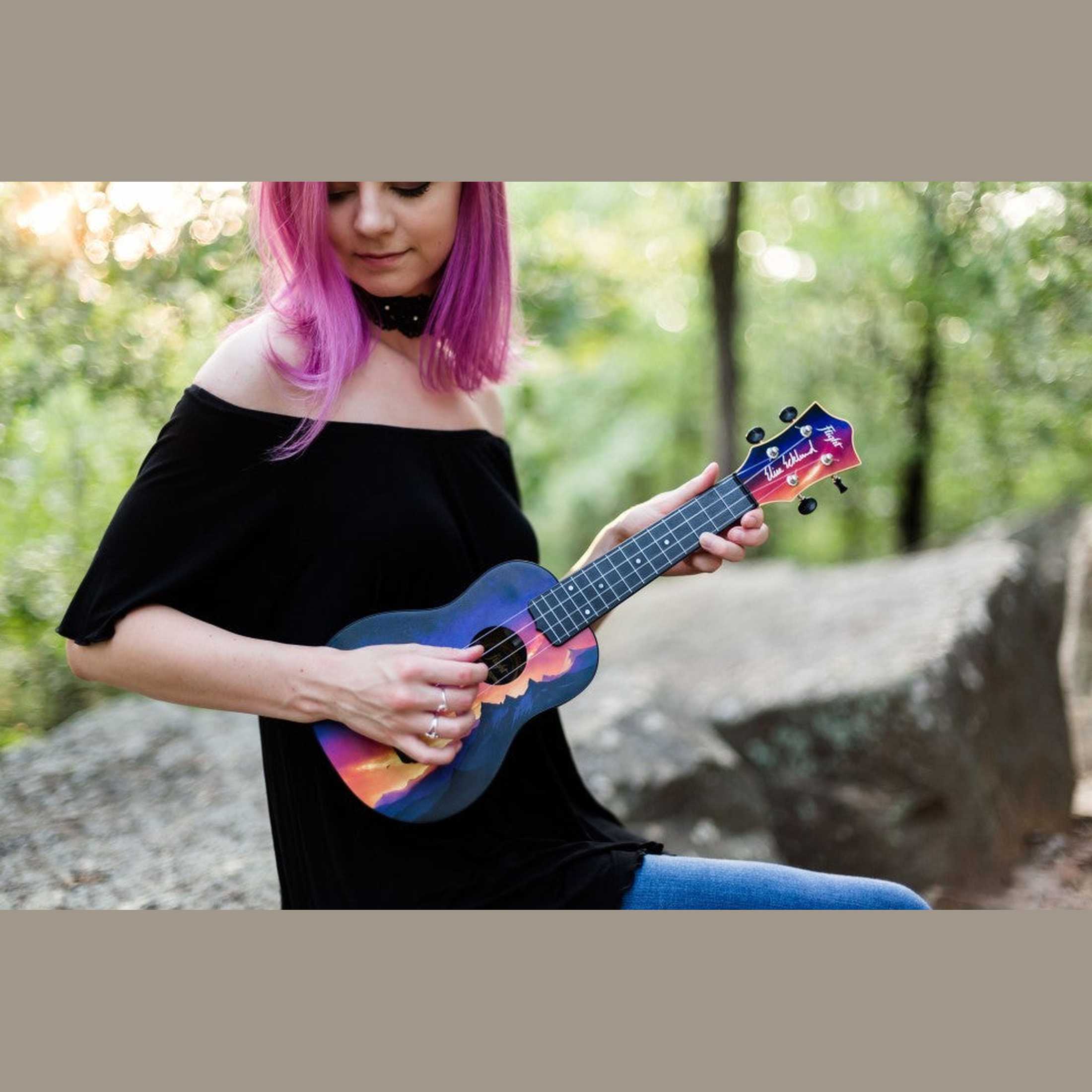Flight TUSL-EE Sunset Elise Ecklund Signature Soprano Longneck Ukulele met Linden Top, ABS Body en Aquila Sugar Snaren