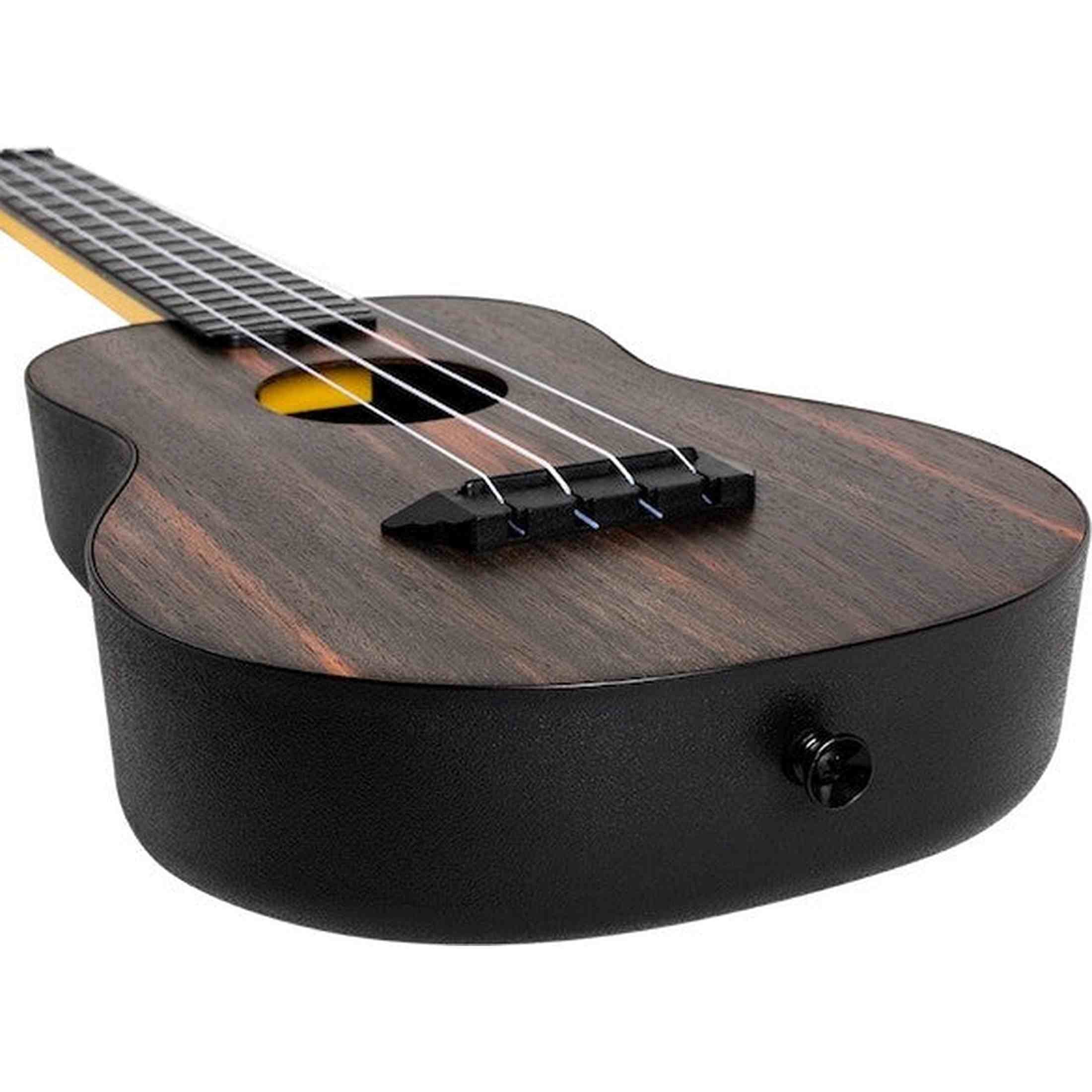 Flight TUC-55 AMARA Concert Ukulele met Gelamineerde Amara Top, ABS Body en Aquila Nylgut Snaren