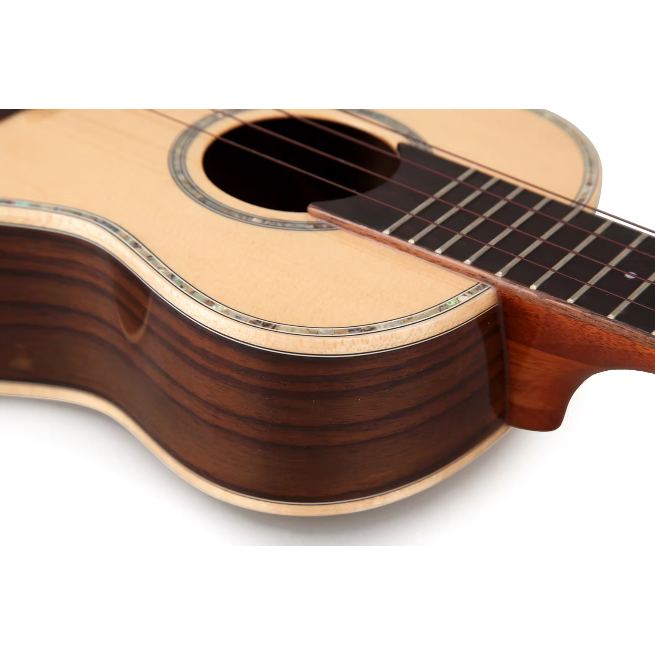 TOM 680 M Tenor Ukulele Massief Sparren met Walnoot en Esdoornbinding